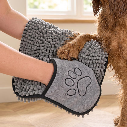 Handzakken van de Virovo DryGrip hondenhanddoek voor extra grip